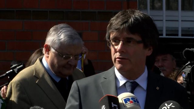 El expresidente de la Generalitat, Carles Puigdemont, declara tras su salida de 
