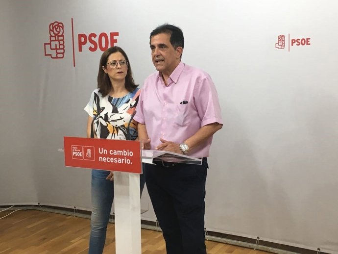Susana Hernández y José Antonio Serrano, en rueda de prensa