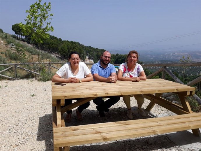 Visita de la Junta a la adecuación de la nueva ruta turística natural de Jimena
