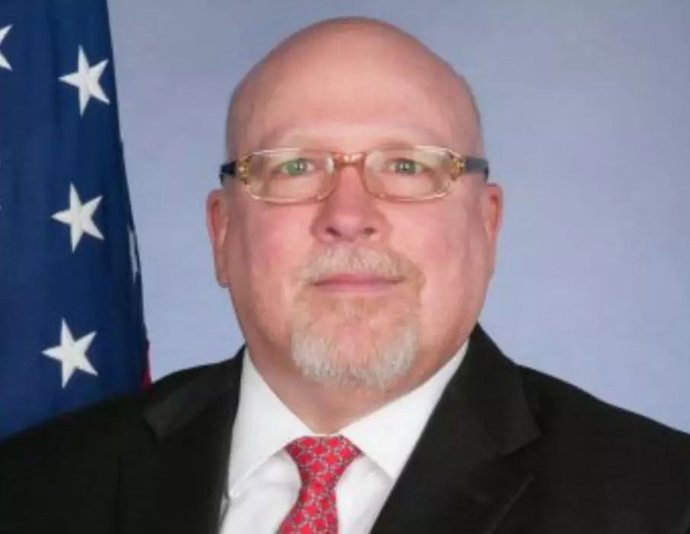 James D. Melville, embajador de EEUU en Estonia