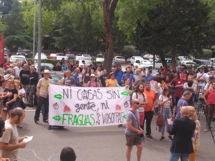 Manifestación de apoyo a los jóvenes de Fraguasgu