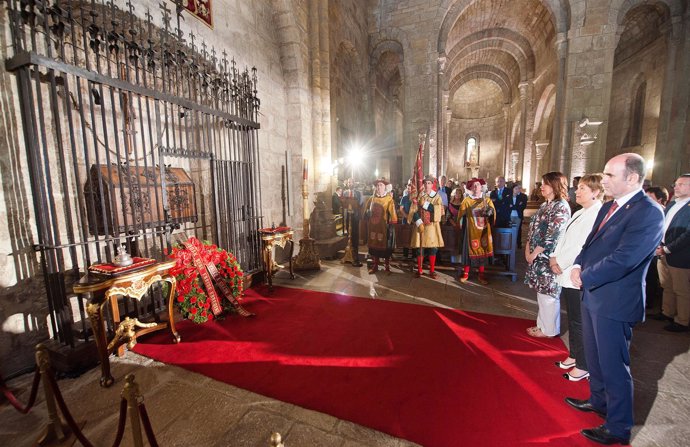 Homenaje a los Reyes de Navarra en Leyre