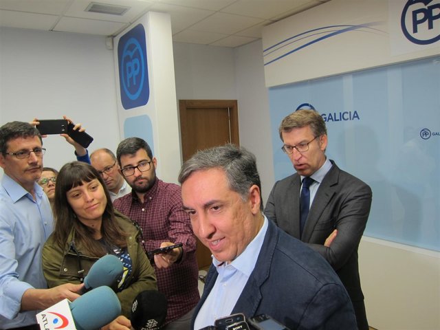 Joserra García-Hernández, con Alberto Núñez Feijóo, en la sede del PPdeG      