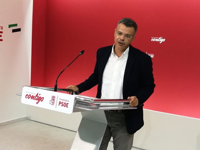 Juan Antonio González en rueda de prensa este lunes en Mérida