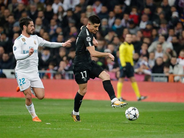 Yuri pugna con Isco en el Real Madrid-PSG de Champions