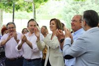 Cospedal dice que "nadie puede dar lecciones de igualdad" a PP que tuvo las "primeras presidentas" en instituciones