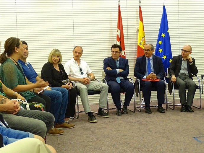 Rafael Van Grieken con profesores