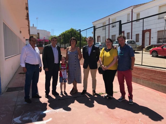 La Junta mejora las instalaciones del colegio San Roque de Villablanca.