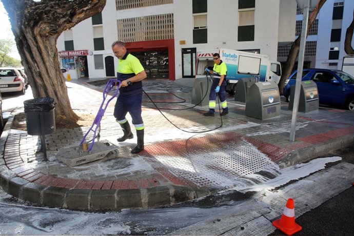 Baldeo plan intensivo limpieza en marbella operarios turnos verano trabajador