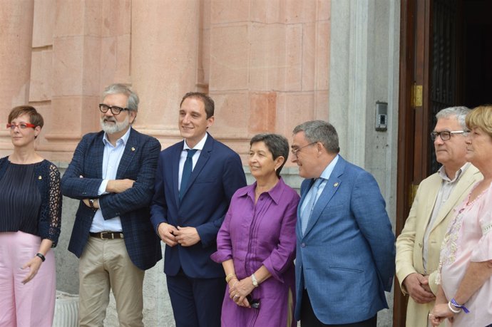 José Crespín al costat de Teresa Cunillera, Àngel Ros i altres regidors de Lleid
