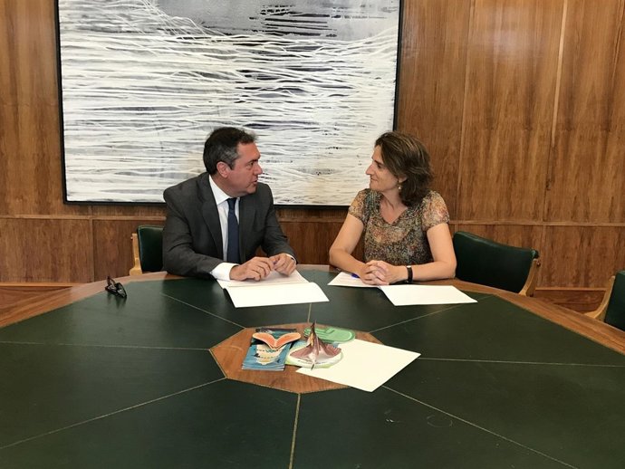 [Sevilla] Nota De Prensa Y Fotografía. Alcalde. Inversiones Red De Saneamiento