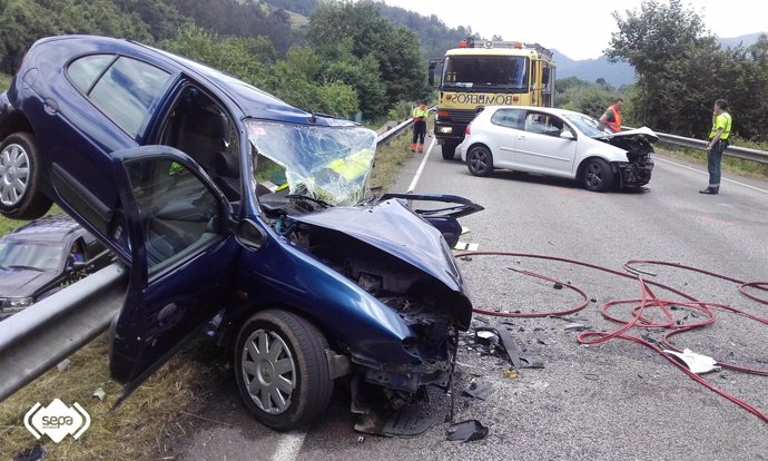 Accidente de tráfico en Pravia