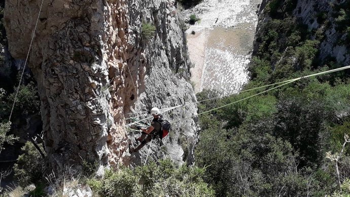 Desmontan una instalación de 'highline' en la Sierra de Guara