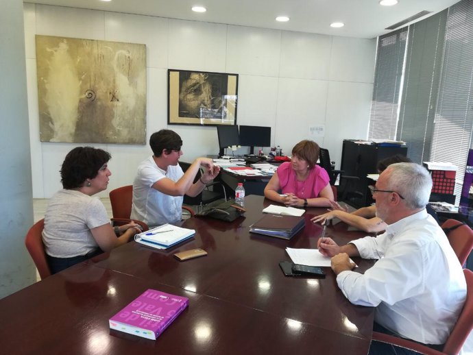 Reunión de Podemos con Empar Marco
