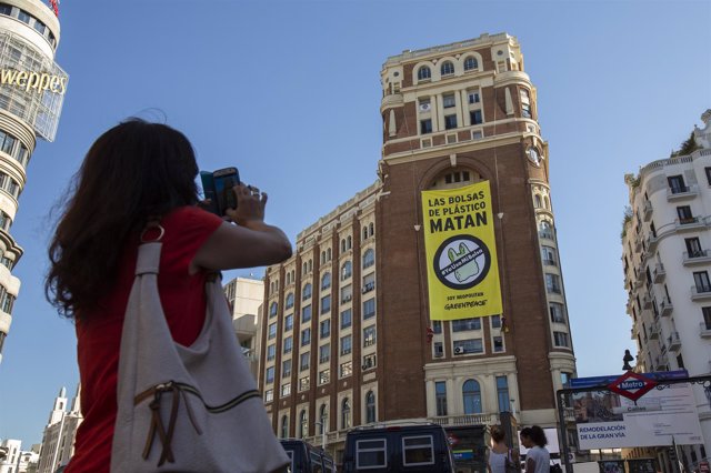 Campaña de Greenpeace contra el uso de bolsas de plástico de un solo uso