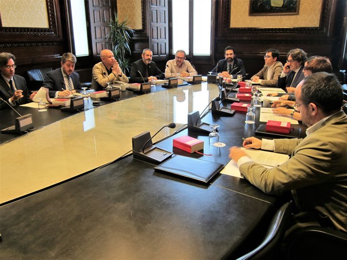  Reunió De la Taula Del Parlament                          