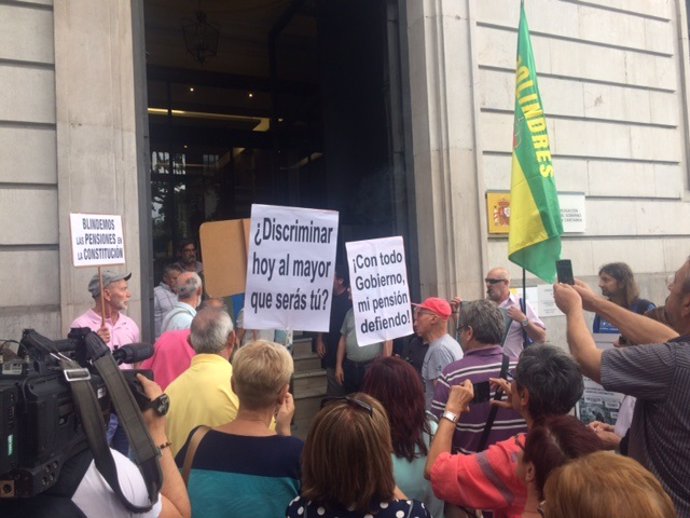 Concentración en defensa de las pensiones en Santander. Julio 2018