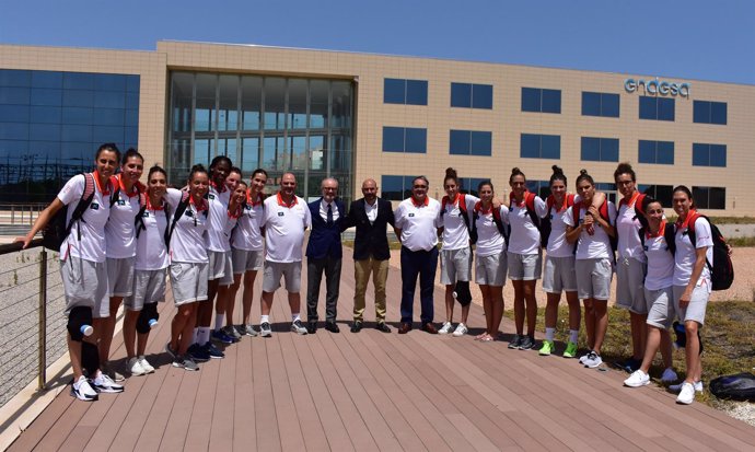 Selección femenina de baloncesto visita Endesa
