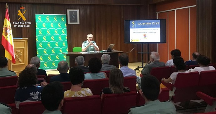 Una de las sesiones del Programa Coopera de la Guardia Civil