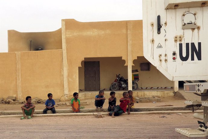 Niños malienses en la ciudad de Kidal