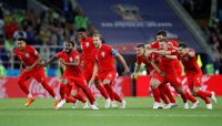 Los penaltis llevan a Inglaterra a cuartos