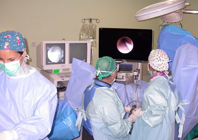Jornada quirúrgica en el Valme sobre innovacione en Endourología