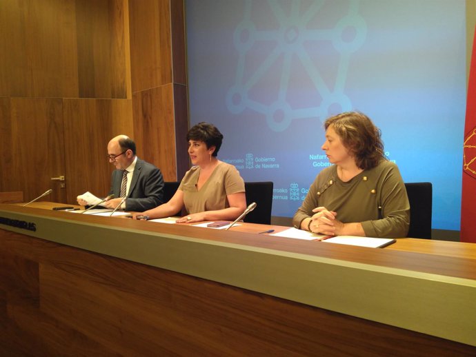 Manu Ayerdi, María Solana e Isabel Elizalde, en la rueda de prensa