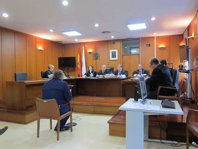 Miguel Mirones declara en el banquillo de los acusados                      