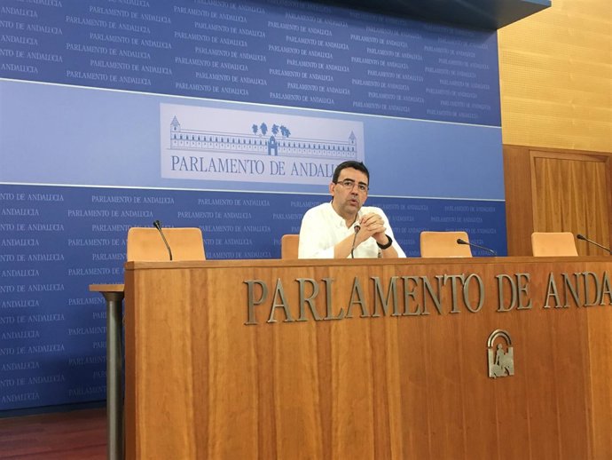 El portavoz parlamentario del PSOE-A, Mario Jiménez