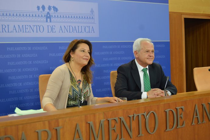 Carmen Crespo y José Antonio Miranda (PP-A) en rueda de prensa