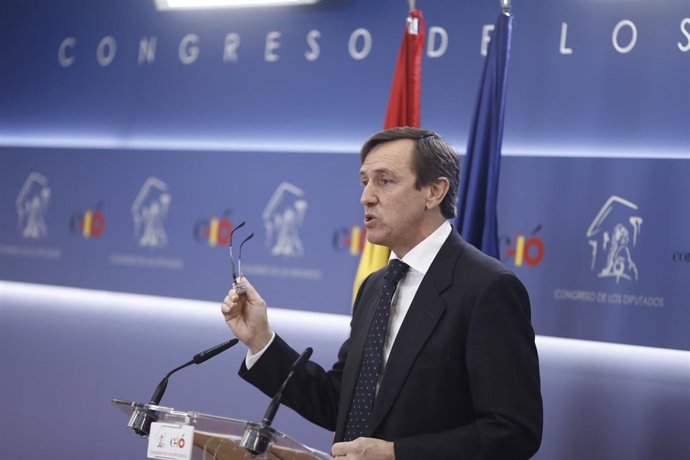 Rueda de prensa del portavoz del PP, Rafael Hernando, en el Congreso