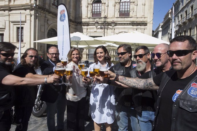Llegada de los embajadores de Cerveceros de España a Sevilla.