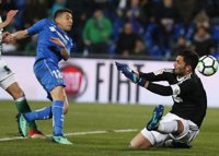 El Betis confirma la marcha de Adán y la de Fabián "si el Nápoles paga la cláusula"