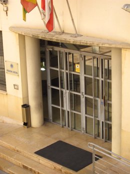 Fachada de la sede de la Policía Local de Logroño