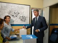  Garrido vota y pide al candidato ganador que integre al resto de adversarios para trabajar como un partido "unido"