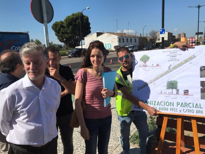 El alcalde visita la reforma del primer tramo de la avenida Cataluña