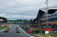 Hamilton busca consuelo en casa y McLaren estrena organigrama