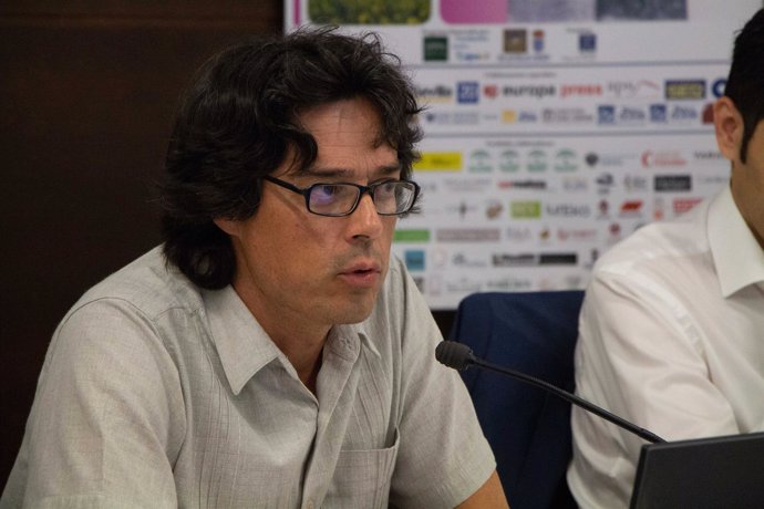 Miguel Vázquez Liñán en los cursos de verano de la UPO