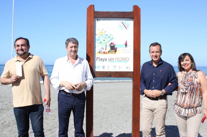 Motril cuenta con la primera playa sin humo del litoral andaluz
