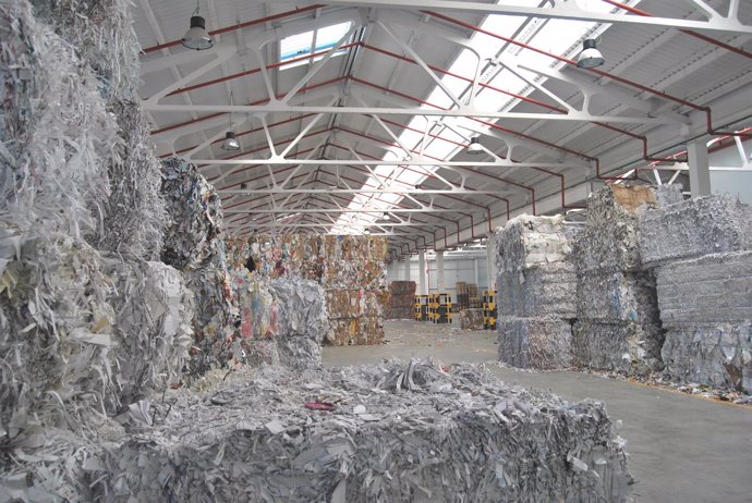 Papel reciclado en la fábrica de Valladolid de Europac
