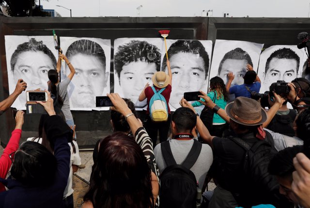 México frena la comisión de la verdad del caso Ayotzinapa
