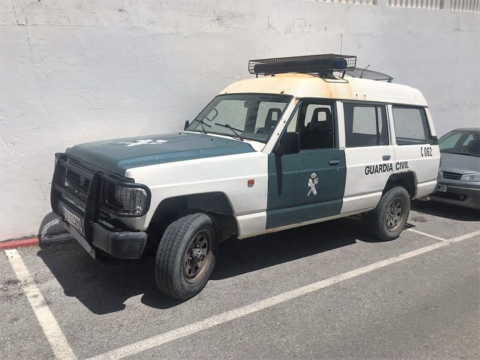 Vehículo de la Guardia Civil en mal estado en el Campo de Gibraltar