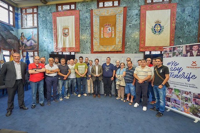 [Grupocanarias] Nota De Prensa Y Fotografías:#Yosoytenerife Radioaficionados