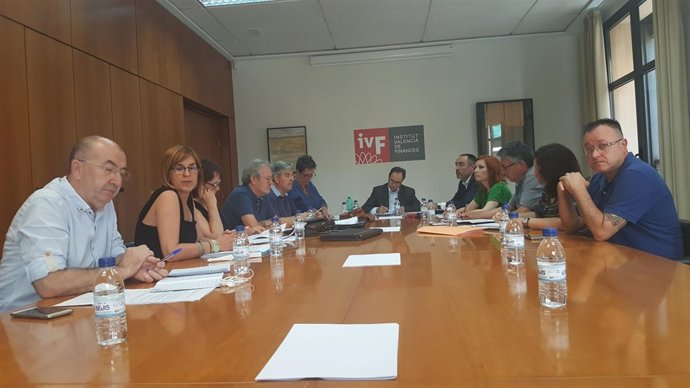 Firma del acuerdo entre Hacienda y sindicatos