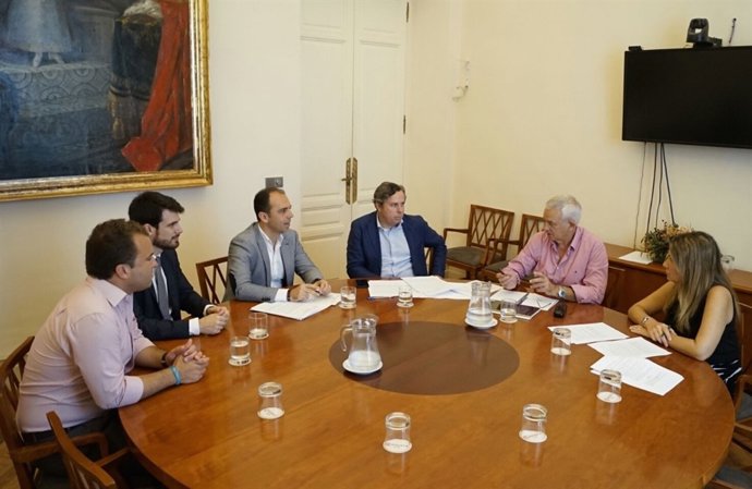 Reunión con los agentes turísticos