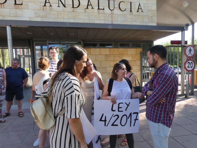 Docentes piden a la Junta que "cumpla" con la Ley de Discapacidad