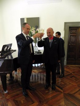Jaane Taalas y Emanuele Grimaldi. Orden del León  