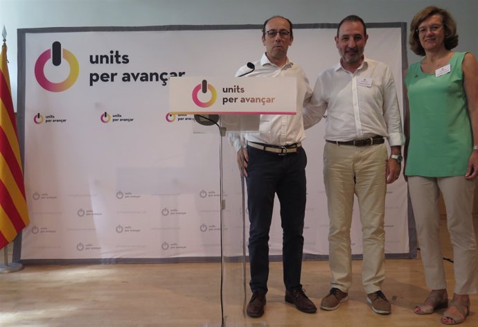 Oriol Molins, Ramón Espadaler, Helena Isábal                      