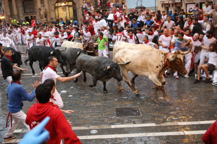 Segundo encierro de Sanfermines 2018 con toros de José Escolar.