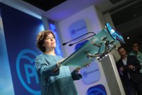 Sáenz de Santamaría pide a Sánchez que no ceda "un ápice" a la peticiones de Torra "en pago de los votos de la moción"